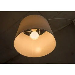 Lampadina LED E27 a globo smerigliata Osram 806 lm bianco caldo