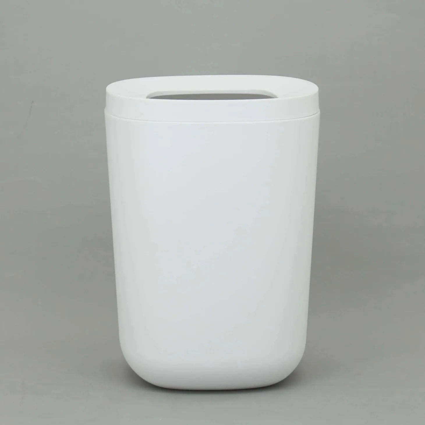 Pattumiera in plastica Kubik bianca